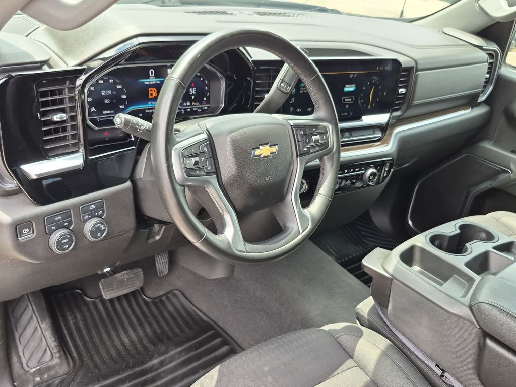 2023 Chevrolet Silverado 1500 LT - Photo 10