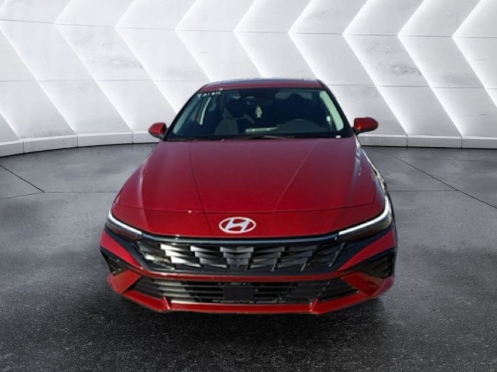 Used 2025 Hyundai Elantra SEL Convenience Sedan