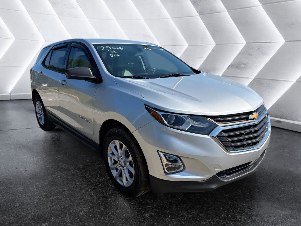 2019 Chevrolet Equinox LS photo 4