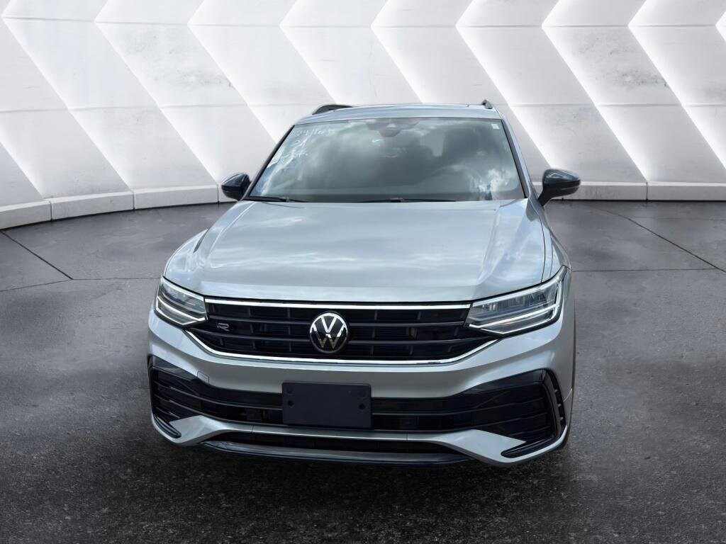 2024 Volkswagen Tiguan SE R-Line Black photo 3