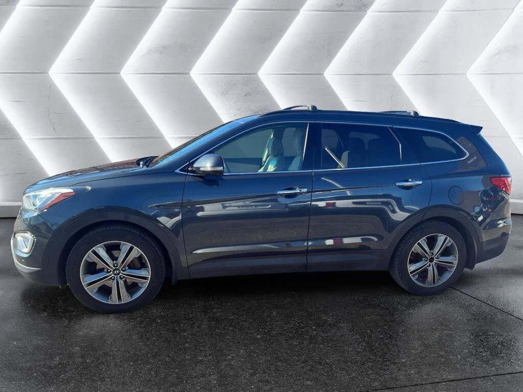 2016 Hyundai Santa Fe SE photo 3