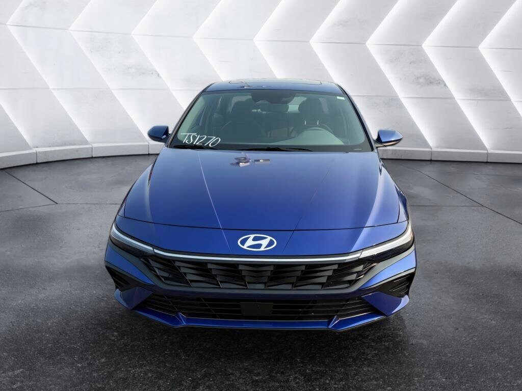 2024 Hyundai Elantra SEL Convenience photo 3