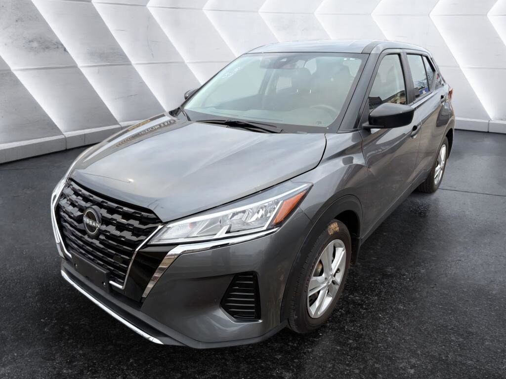 2023 Nissan Kicks S photo 2