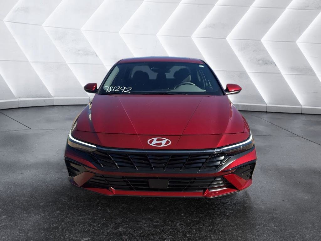 2025 Hyundai Elantra SEL Convenience photo 2