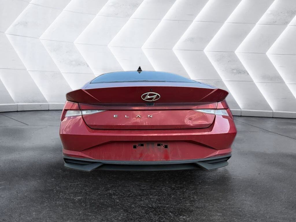 2022 Hyundai Elantra SEL photo 4