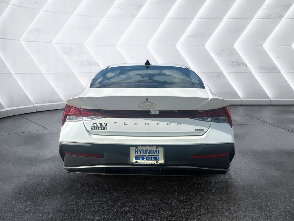 2024 Hyundai Elantra Hybrid Blue photo 3