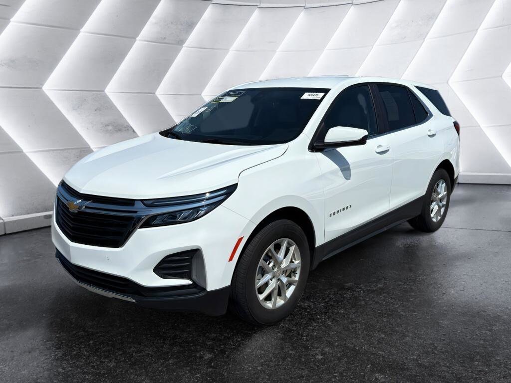 2023 Chevrolet Equinox LT photo 2
