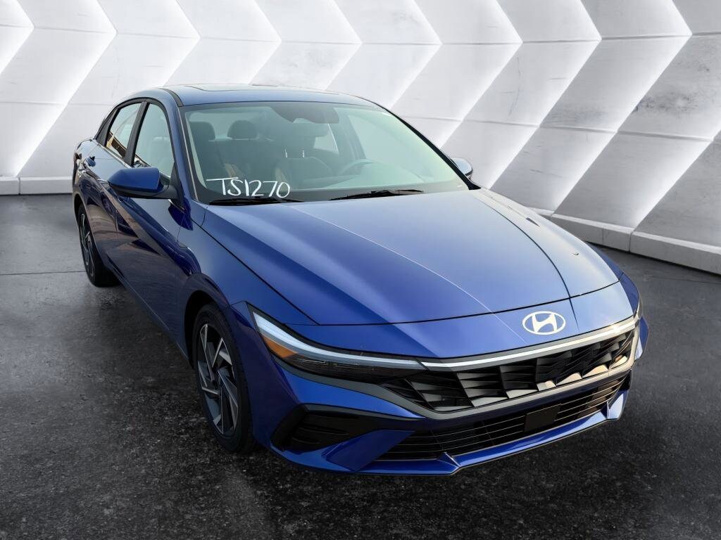 2024 Hyundai Elantra SEL Convenience photo 4