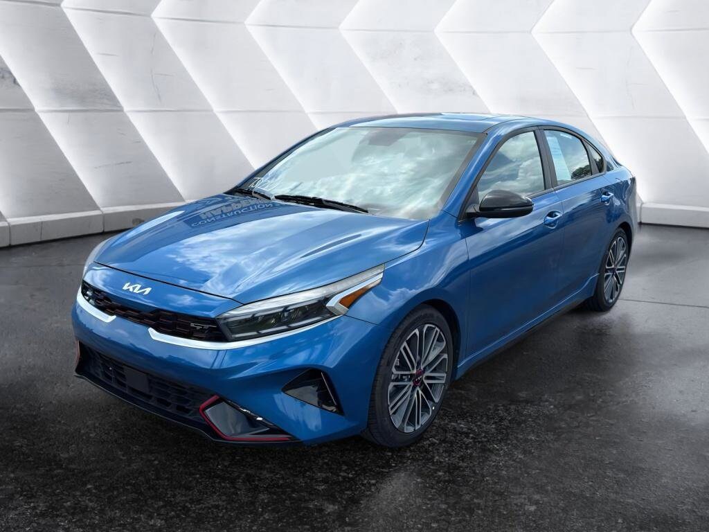 2023 Kia Forte GT photo 2