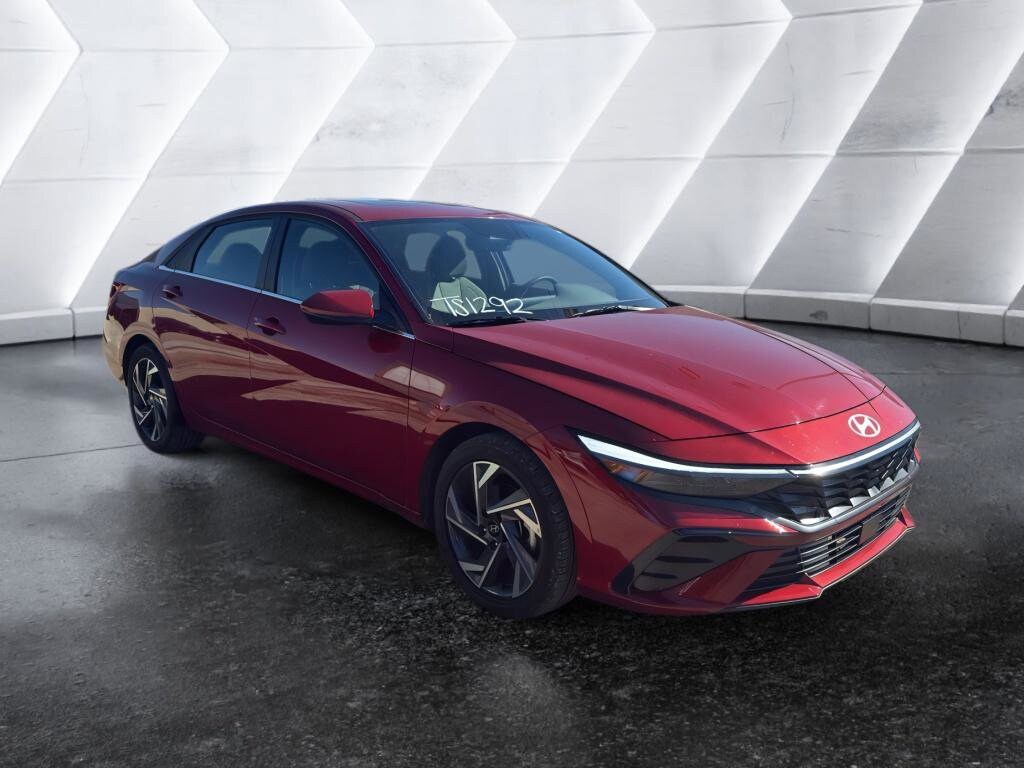 2025 Hyundai Elantra SEL Convenience photo 3