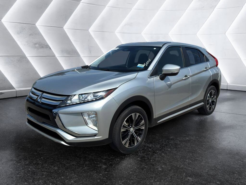 2020 Mitsubishi Eclipse Cross SE photo 2