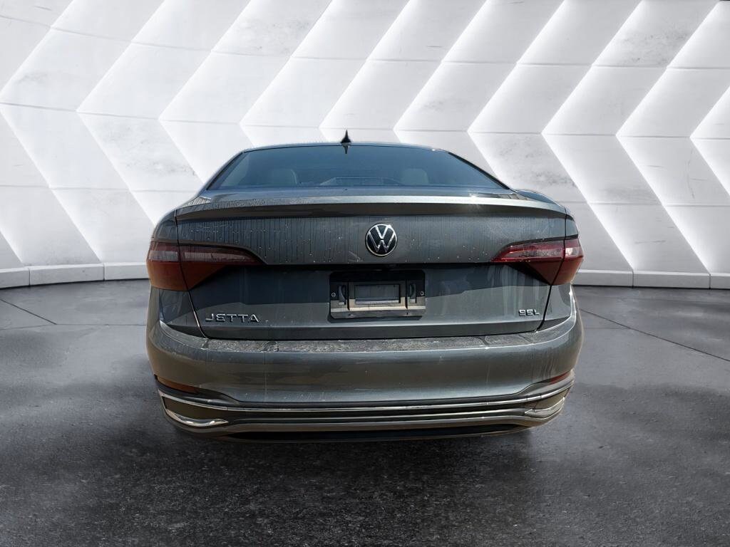 2024 Volkswagen Jetta SEL photo 4
