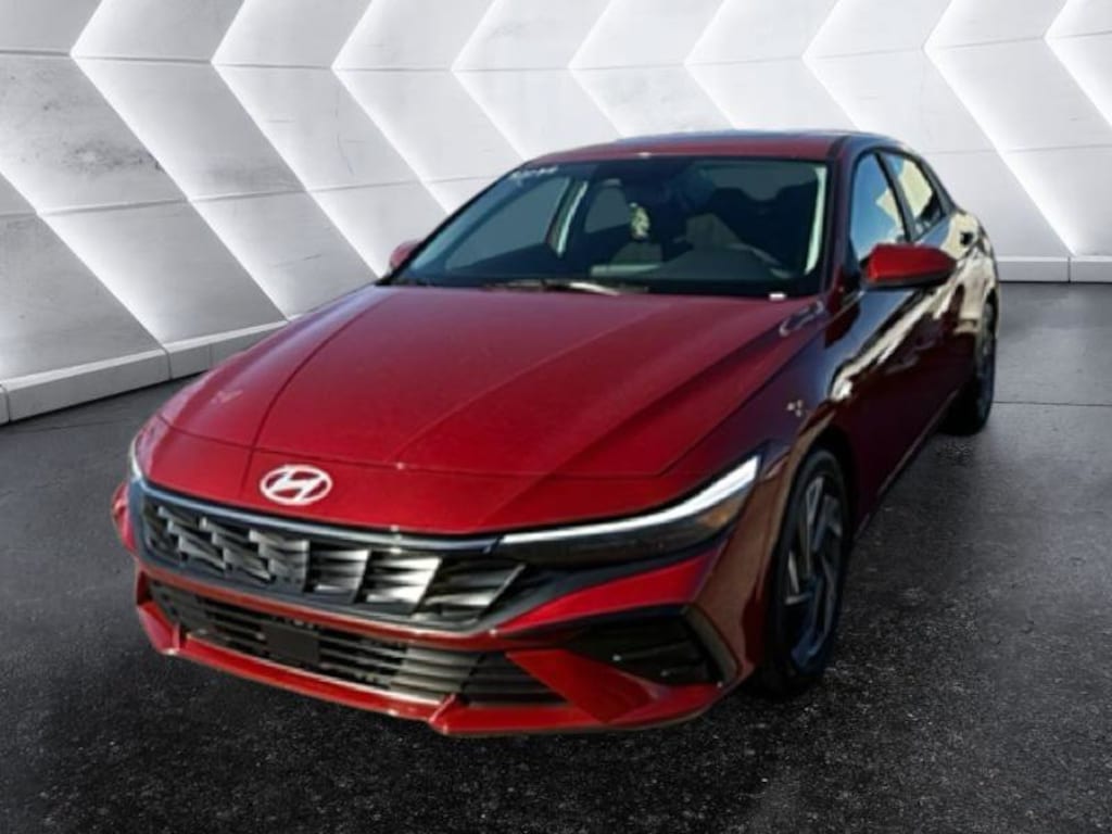 Used 2025 Hyundai Elantra SEL Convenience Sedan