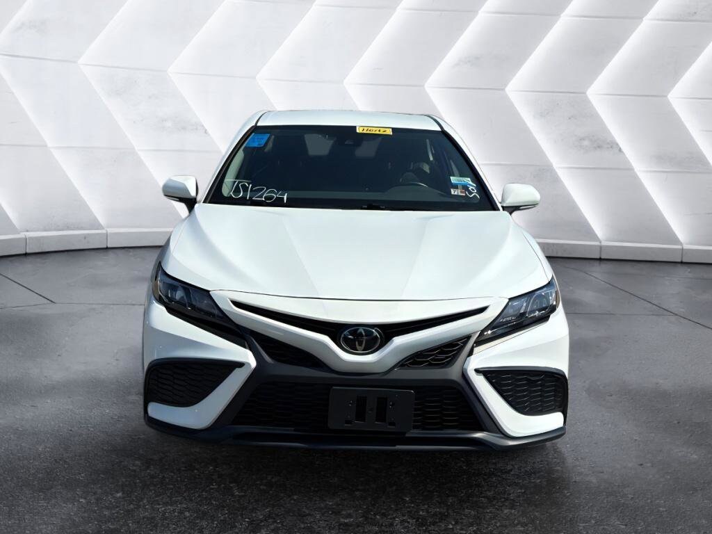 2023 Toyota Camry SE photo 3
