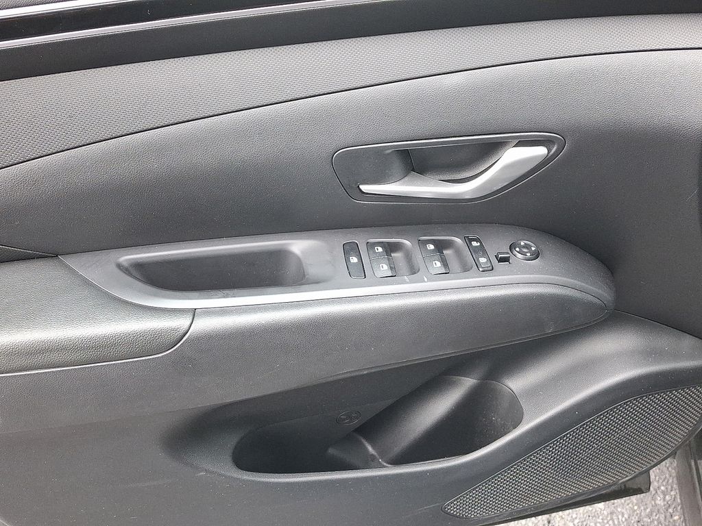 2023 Hyundai Tucson SE - Photo 13