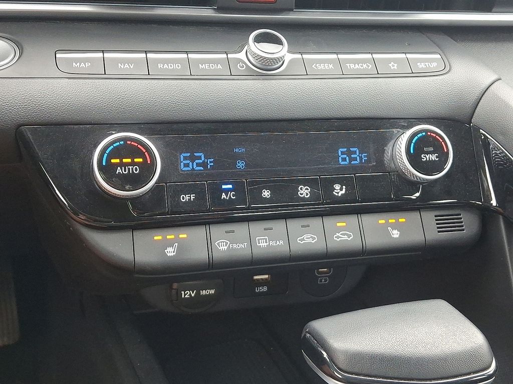 2024 Hyundai Elantra SEL - Photo 18