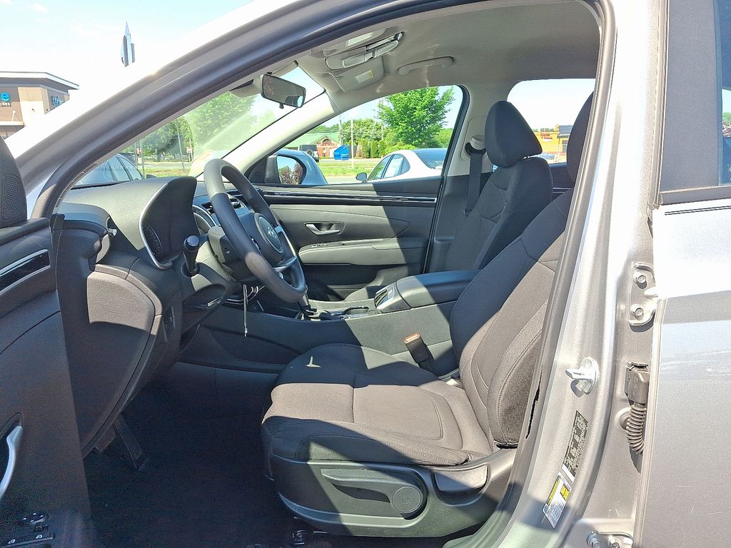 2023 Hyundai Tucson SE - Photo 13