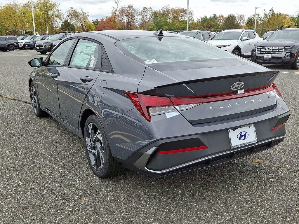 New 2025 Hyundai Elantra SEL Sport Sedan