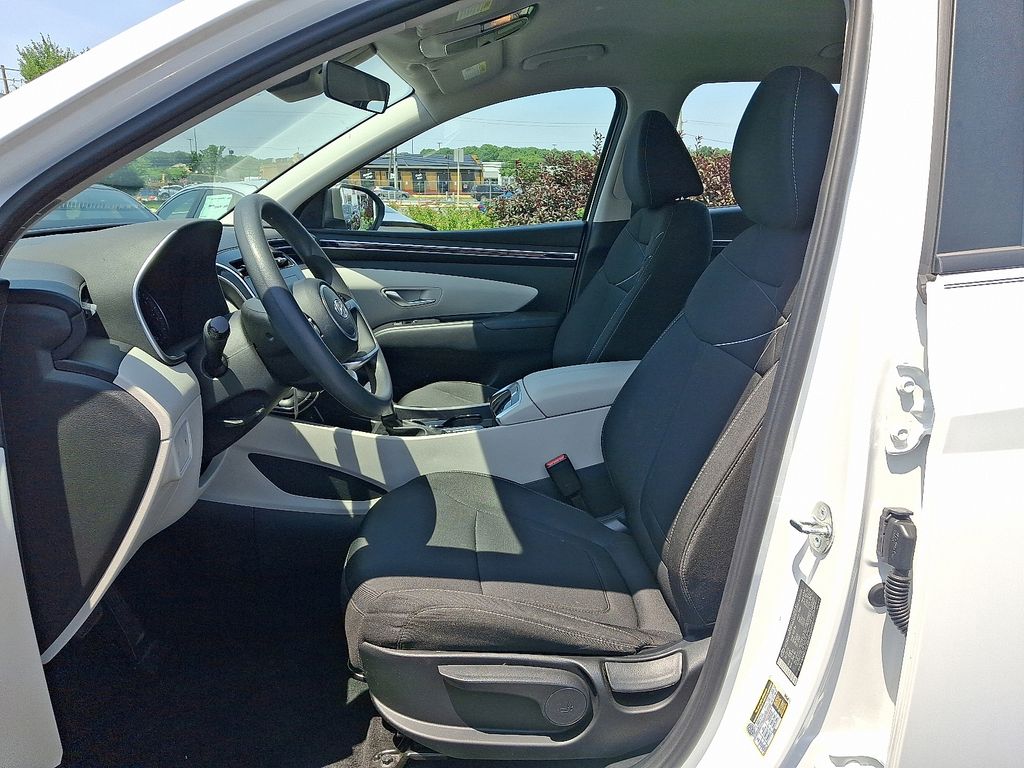 2024 Hyundai Tucson SE - Photo 14