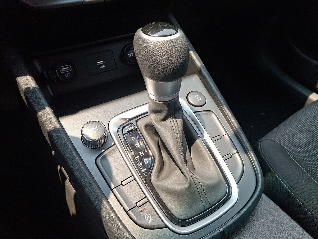 2023 Hyundai Kona SEL - Photo 16
