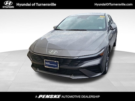 2024 Hyundai Elantra SEL Sedan
