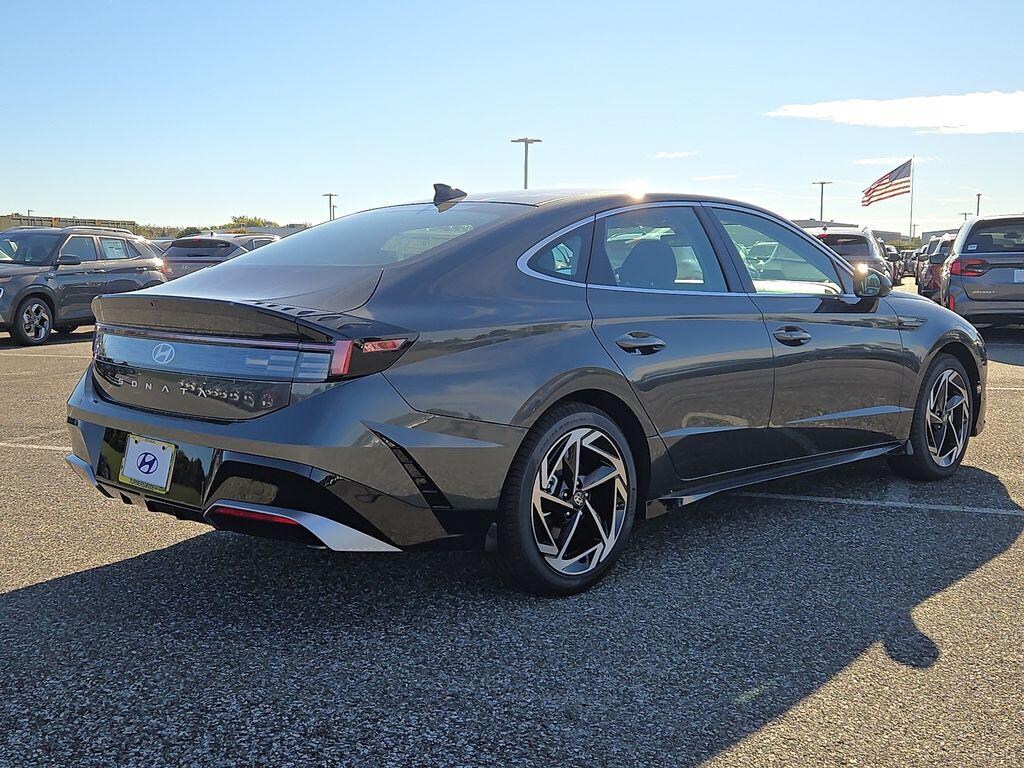 New 2026 Hyundai Sonata SEL Sport Sedan
