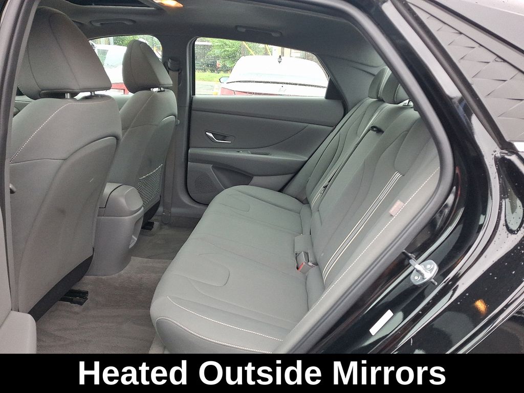 2024 Hyundai Elantra SEL - Photo 11