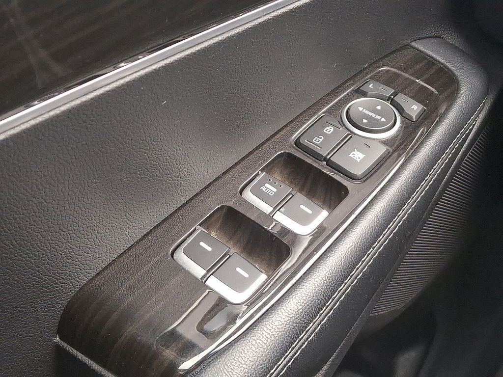 2020 Kia Sorento L - Photo 27