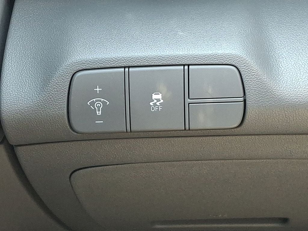 2025 Hyundai Elantra SEL - Photo 25