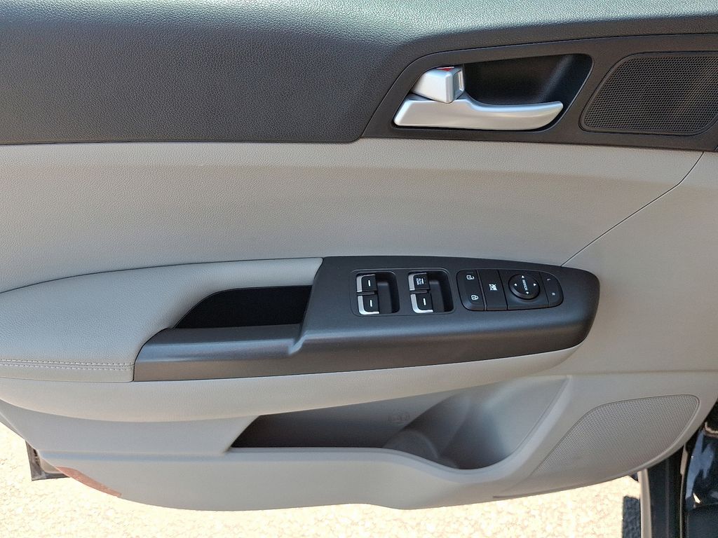 2020 Kia Sportage LX - Photo 14