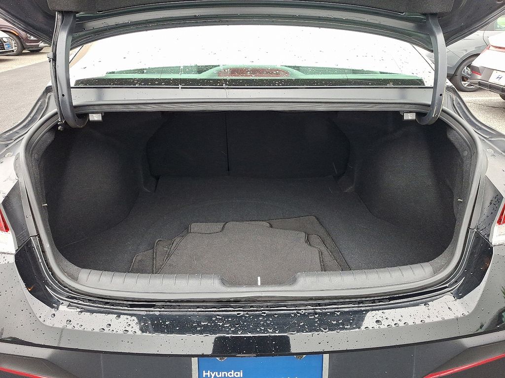 2024 Hyundai Elantra SEL - Photo 32