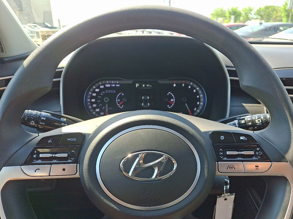 2023 Hyundai Tucson SE - Photo 18