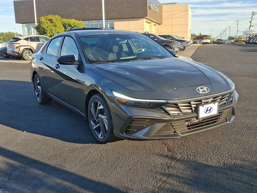 New 2025 Hyundai Elantra Hybrid SEL Sport Sedan