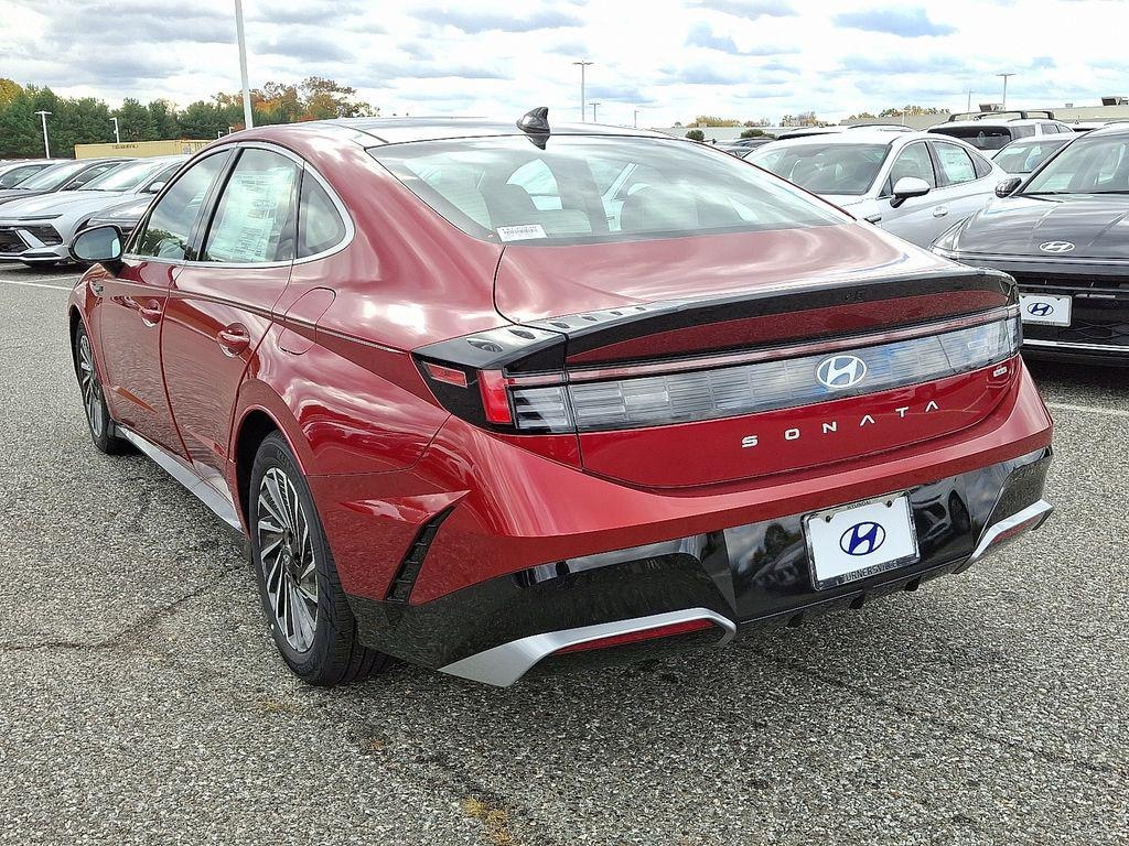 New 2026 Hyundai Sonata Hybrid SEL Sedan