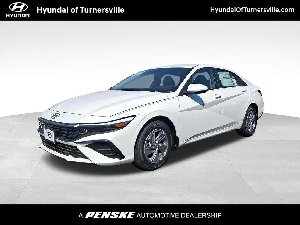 New 2026 Hyundai Elantra SE Sedan
