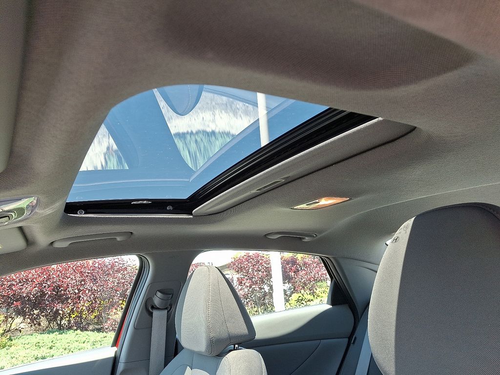 2025 Hyundai Elantra SEL - Photo 16