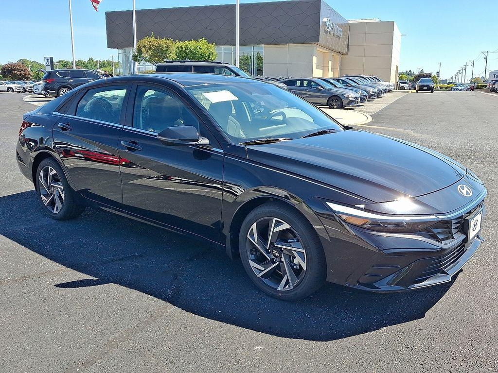 New 2026 Hyundai Elantra Limited Sedan
