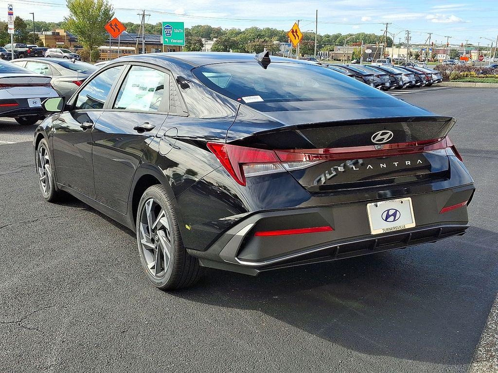 New 2025 Hyundai Elantra SEL Sport Sedan