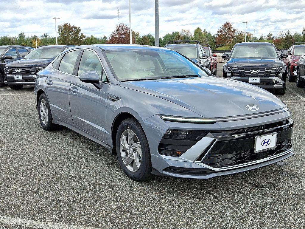 2026 Hyundai Sonata SE photo 2