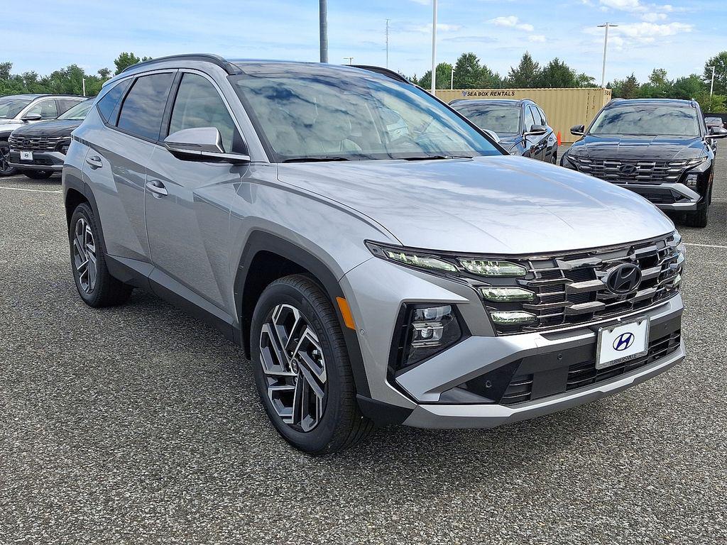 2025 Hyundai Tucson Hybrid Limited photo 2
