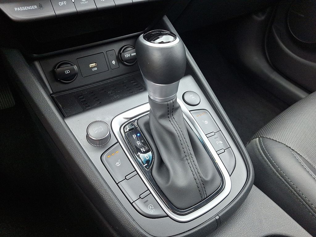 2023 Hyundai Kona Limited - Photo 17