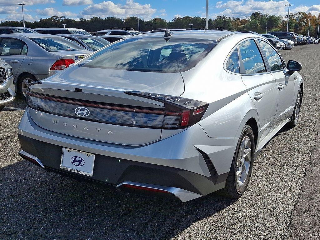 New 2026 Hyundai Sonata SE Sedan