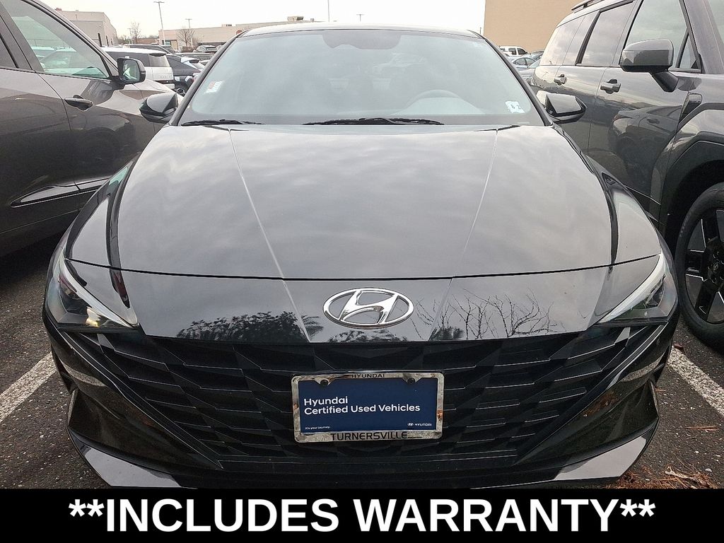2023 Hyundai Elantra SEL photo 2