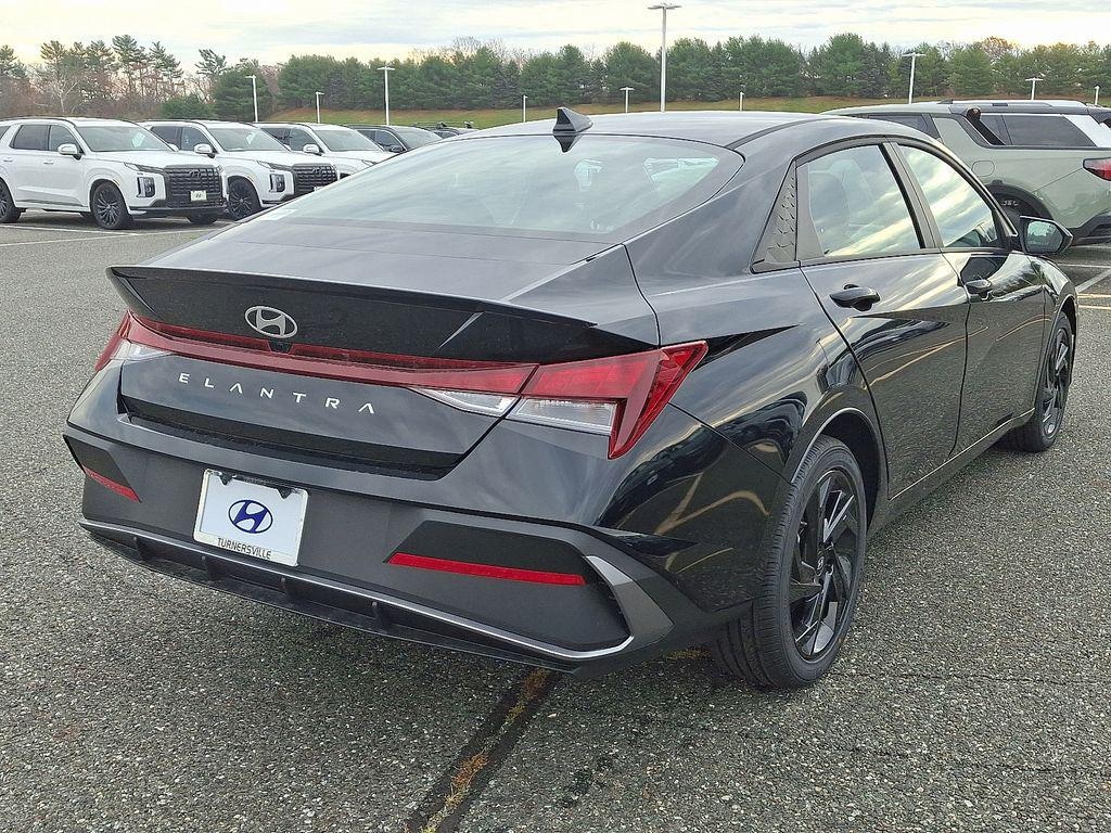 New 2026 Hyundai Elantra SEL Sport Sedan