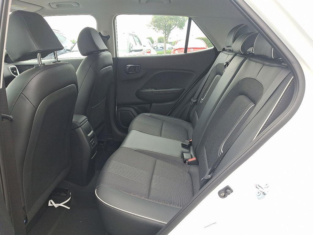 New 2026 Hyundai Venue SEL w/Two-Tone Roof SUV