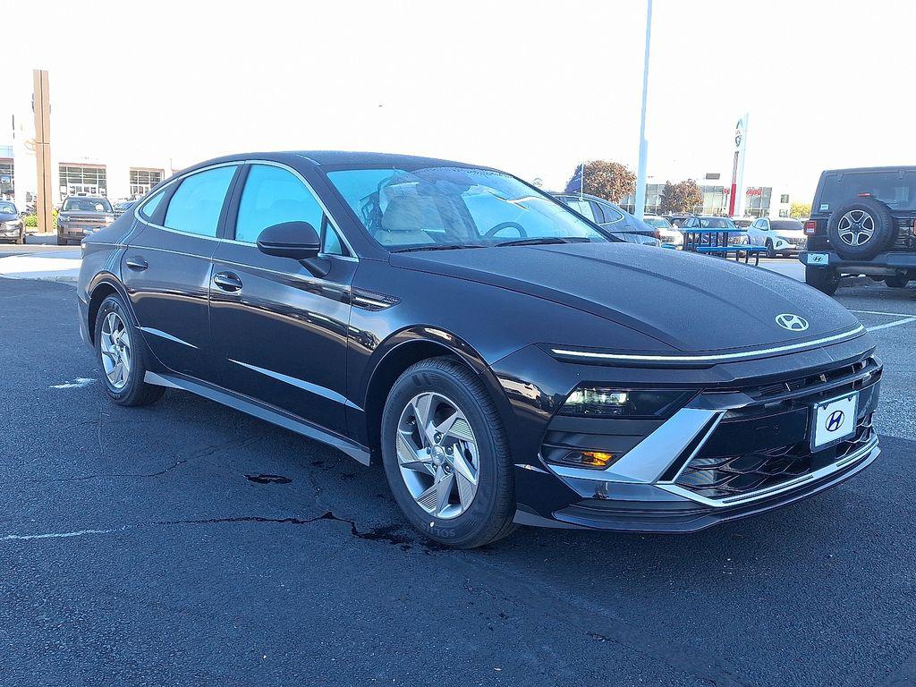 2026 Hyundai Sonata SE photo 2