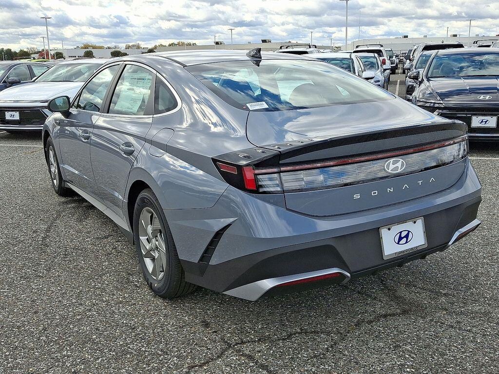 New 2026 Hyundai Sonata SE Sedan