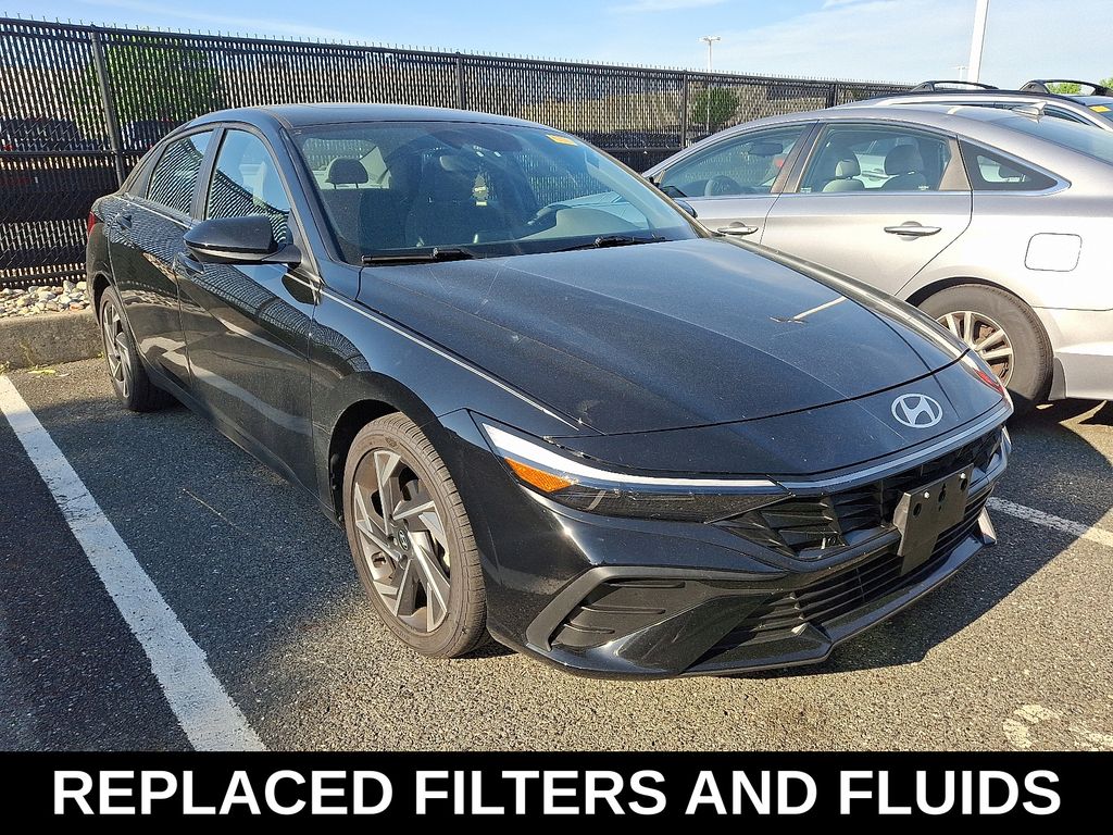 2024 Hyundai Elantra SEL - Photo 2
