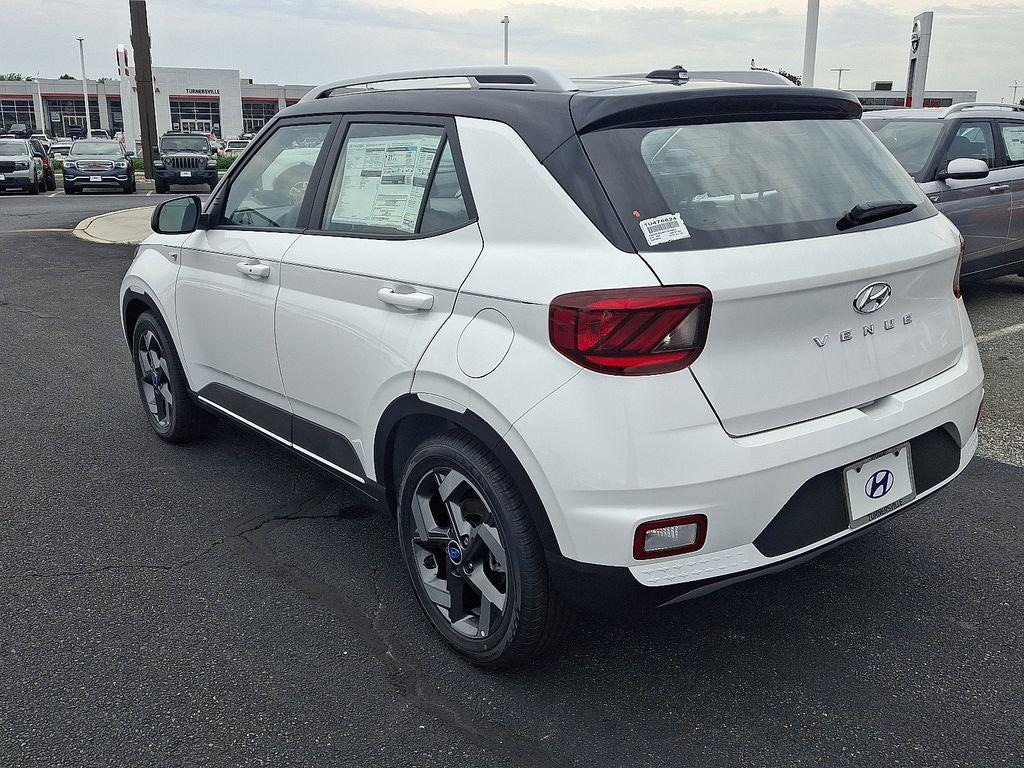 New 2026 Hyundai Venue SEL w/Two-Tone Roof SUV