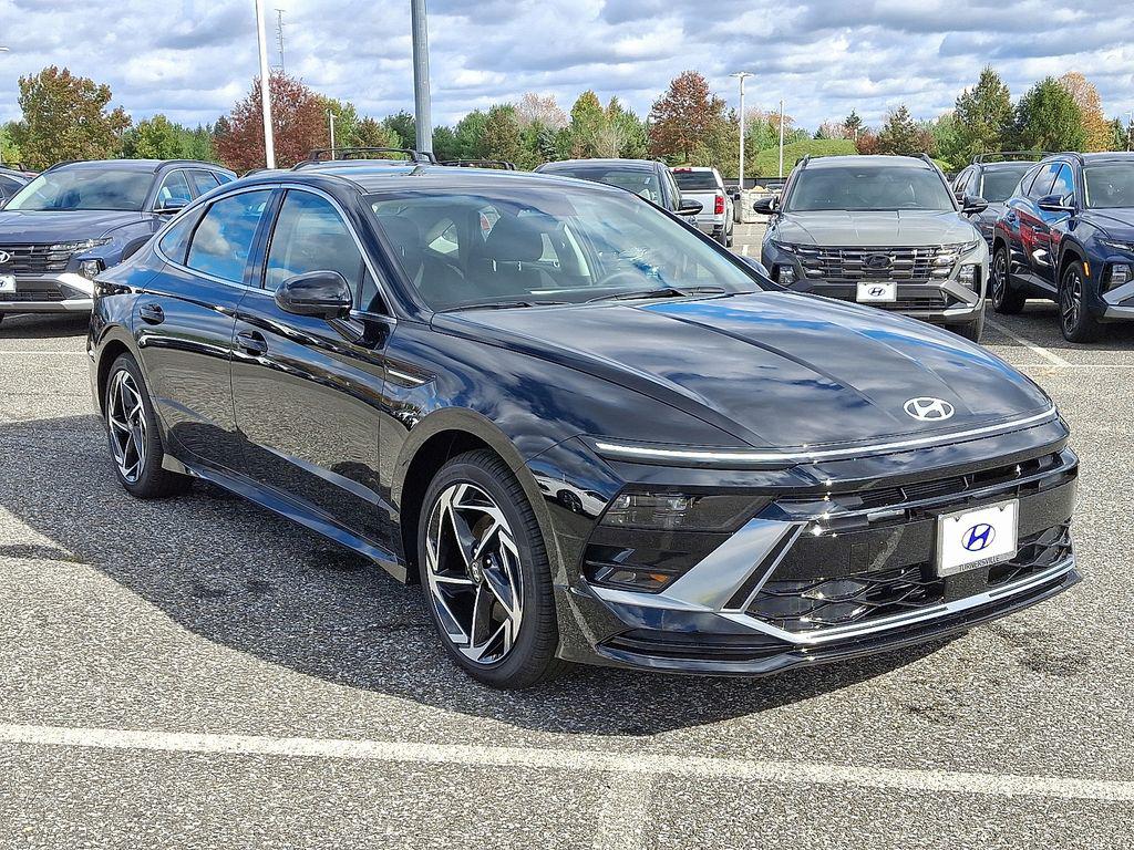 2026 Hyundai Sonata SEL Sport photo 2